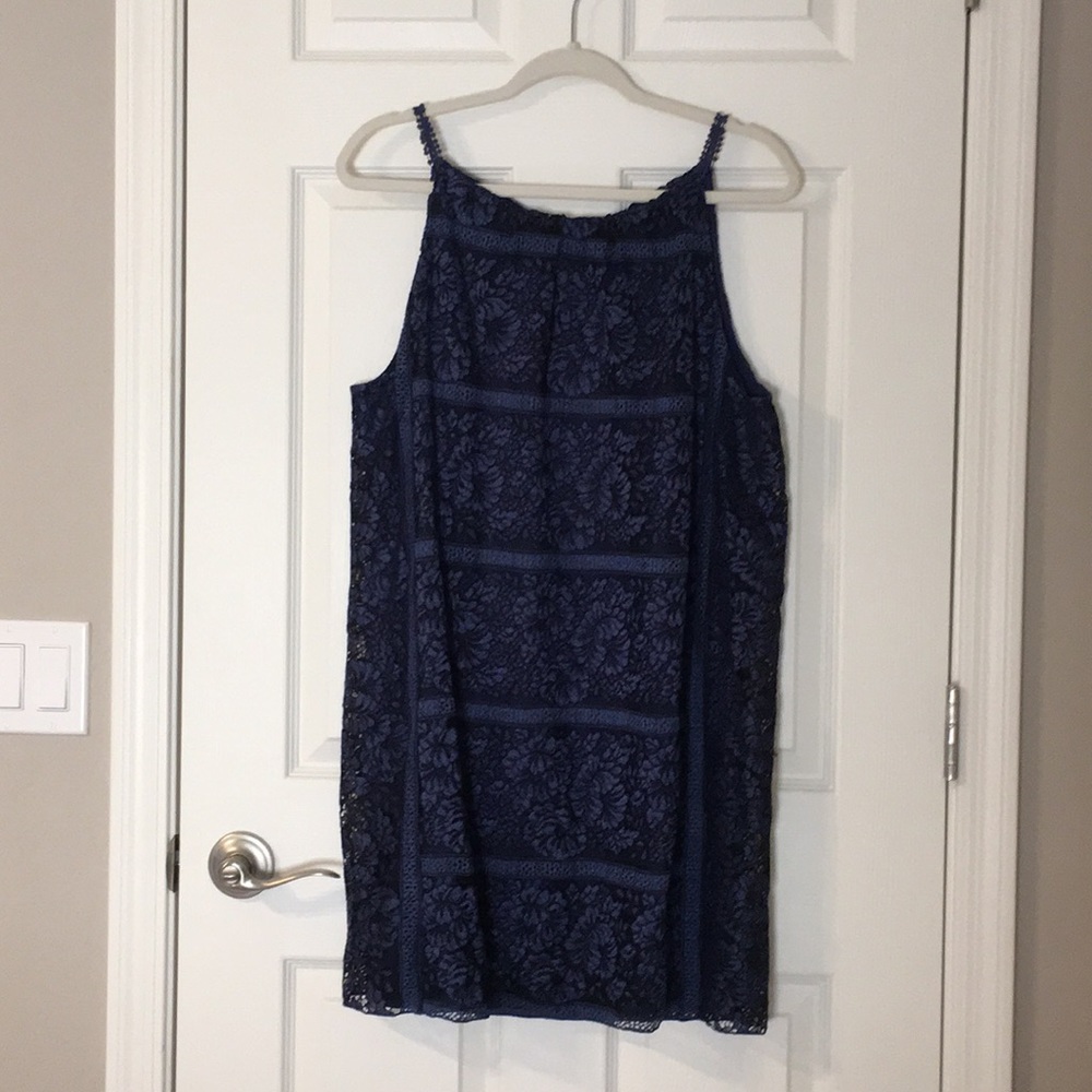 Sz M Max Studio Nvy fully lined lace sheath dress